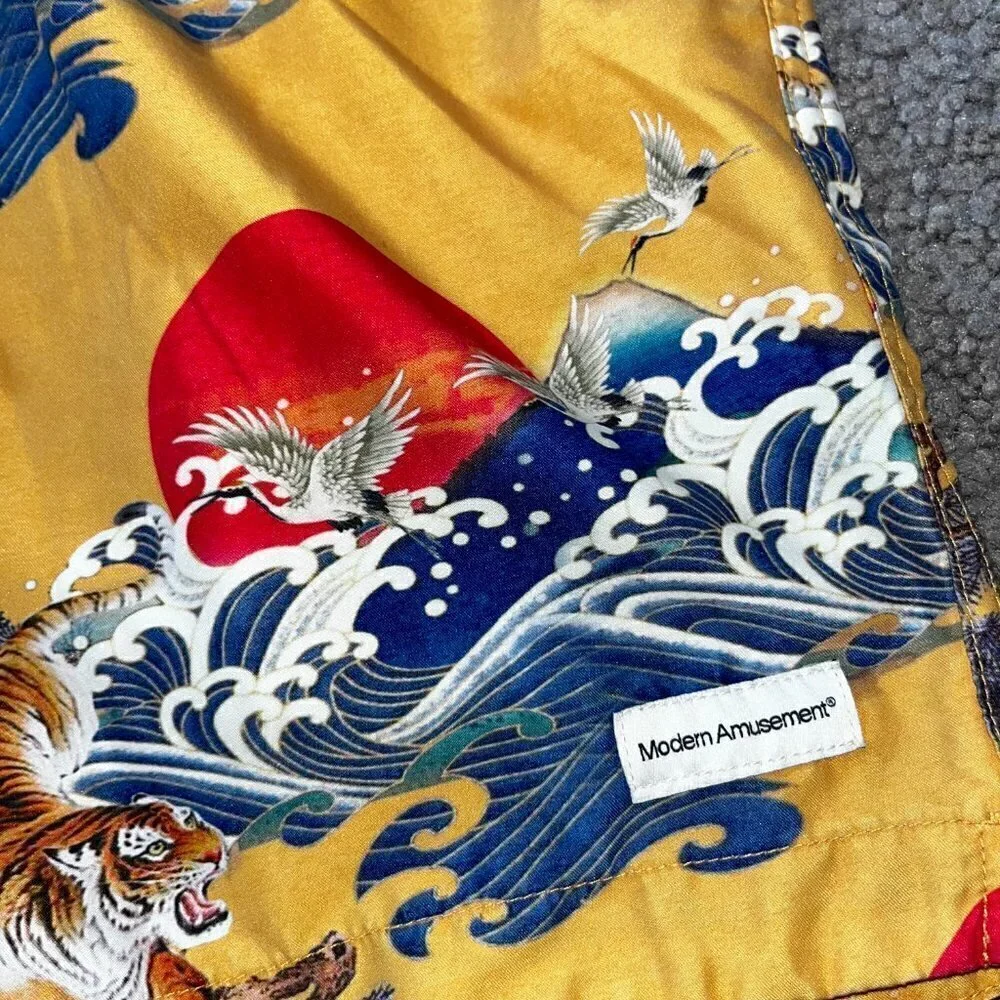 MODERN AMUSEMENT Men's Swimsuit Trunks Asian Tiger Moon Ocean Print EUC - Size M
